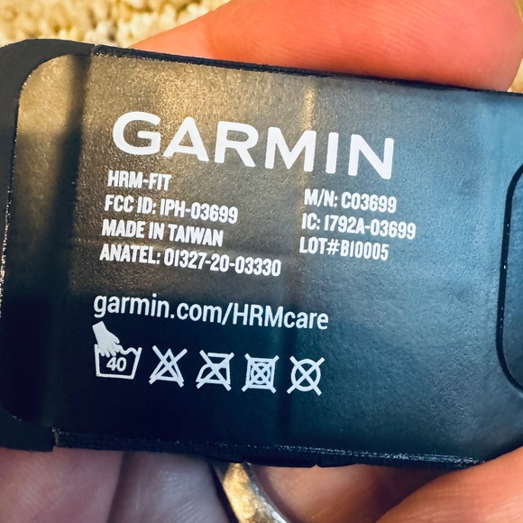 Garmin Black HRM-FIT Device - Picture 3 of 8
